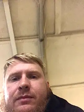 Snapshot of bodywork30 chatting on November 14, 2025, 3:37 pm bodywork30 online show from November 14, 2025, 3:37 pm