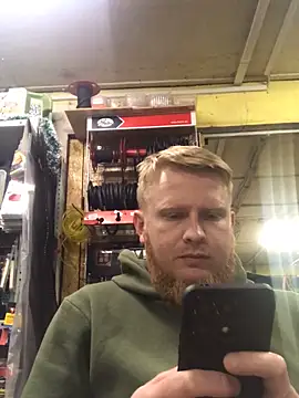 Snapshot of bodywork30 chatting on December 18, 2025, 3:38 pm bodywork30 online show from December 18, 2025, 3:38 pm