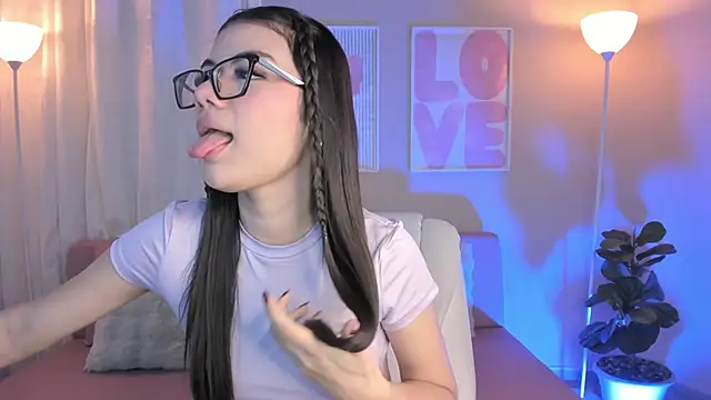 Snapshot of MarianaaDooll chatting on February 19, 2026, 12:13 pm MarianaaDooll online show from February 19, 2026, 12:13 pm