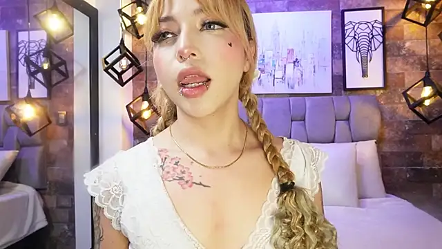 Sophia Bellucci online show from November 27, 2025, 12:27 pm