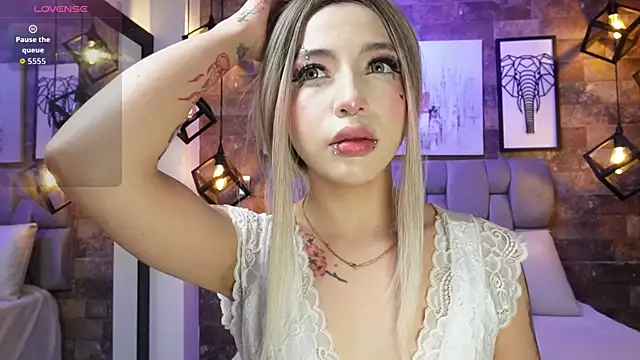 Sophia Bellucci online show from December 16, 2025, 12:31 pm