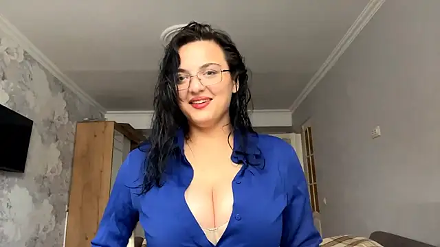 Snapshot of Babis_girlsss chatting on November 17, 2025, 9:24 am Babis girlsss online show from November 17, 2025, 9:24 am