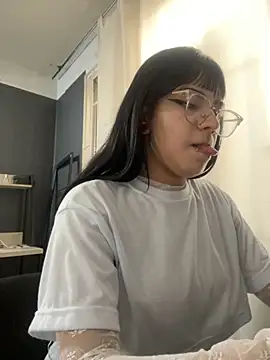 angie rousse  online show from November 18, 2025, 12:30 pm