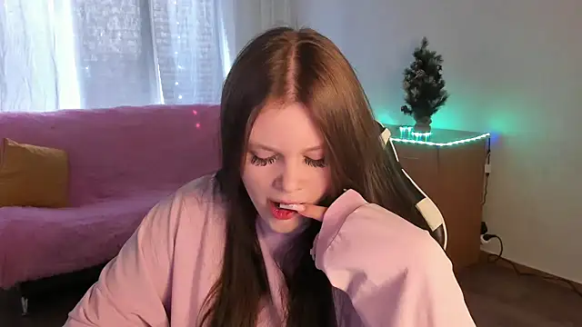 Musegirl online show from February 6, 2026, 8:54 am