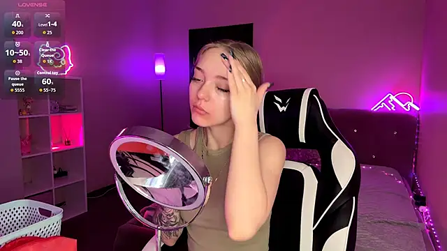 EvaPeace online show from February 9, 2026, 7:23 pm