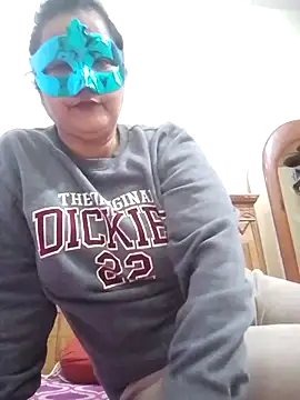 Snapshot of Honey-26 chatting on December 16, 2025, 12:53 pm Honey-26 online show from December 16, 2025, 12:53 pm