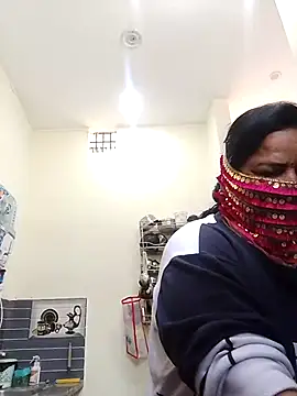 Snapshot of Honey-26 chatting on November 17, 2025, 6:39 am Honey-26 online show from November 17, 2025, 6:39 am