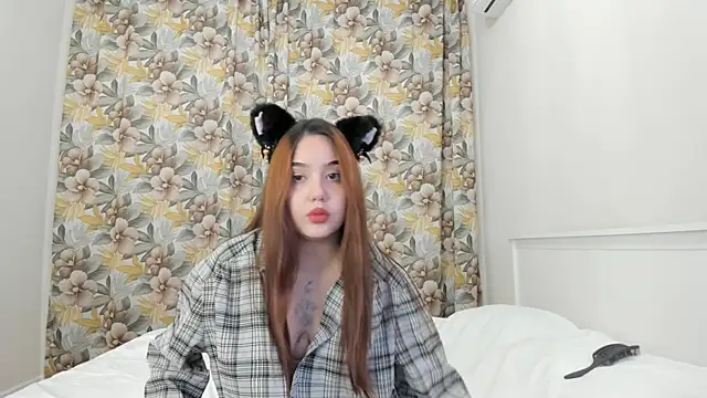 uwu girll online show from October 12, 2025, 3:08 am