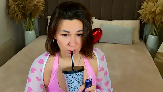 Snapshot of EdenSolis chatting on January 9, 2026, 10:55 am EdenSolis online show from January 9, 2026, 10:55 am