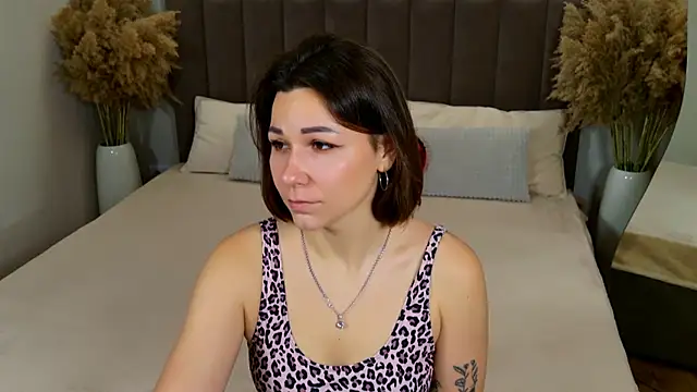 EdenSolis online show from November 28, 2025, 9:20 am