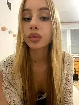 RemyStyles online show from November 20, 2025, 8:09 pm