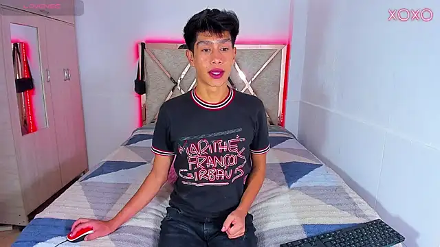 Jacovo2002 online show from October 15, 2025, 1:26 am