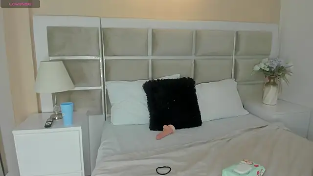 Adhara adams18 online show from November 29, 2025, 11:43 am