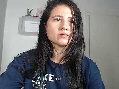 Snapshot of Renata_Rivas chatting on November 12, 2025, 5:22 am Renata Rivas online show from November 12, 2025, 5:22 am
