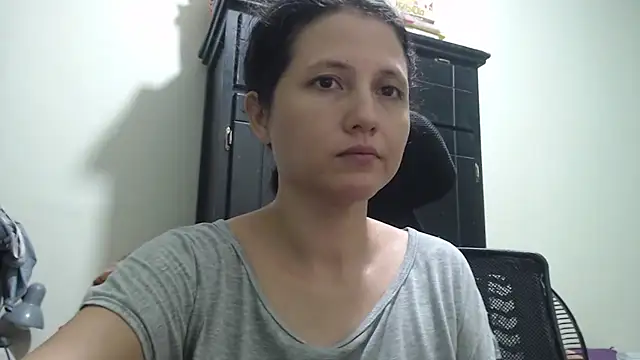 Renata Rivas online show from May 26, 2026, 5:38 am
