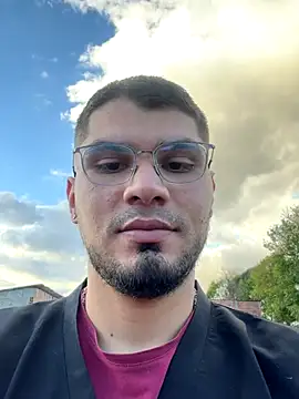 mirallesandbig online show from October 24, 2025, 10:09 pm