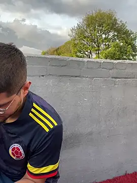 mirallesandbig online show from October 20, 2025, 9:59 pm