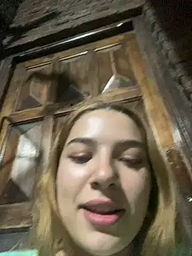 Snapshot of sssugarygirl chatting on December 4, 2025, 4:00 am sssugarygirl online show from December 4, 2025, 4:00 am