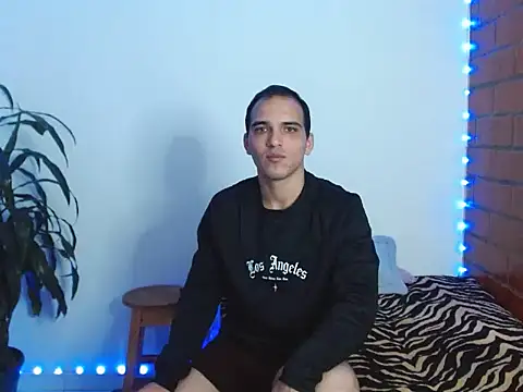 Maax3023 online show from October 30, 2025, 4:48 pm