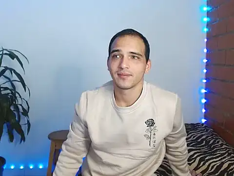 Maax3023 online show from October 24, 2025, 12:59 pm