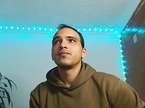 Maax3023 online show from October 19, 2025, 1:03 pm