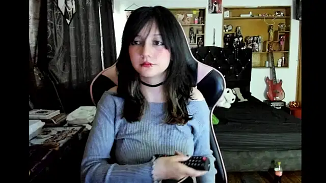 Maki Zein  online show from February 11, 2026, 8:52 pm