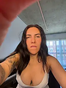 Lolathebaddie online show from February 18, 2026, 6:15 pm