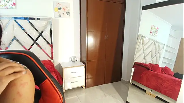 Snapshot of Valtainsexy chatting on December 19, 2025, 2:52 pm Valtainsexy online show from December 19, 2025, 2:52 pm