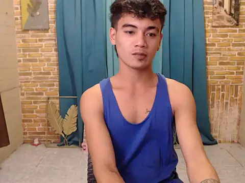 Snapshot of boy_raphael chatting on October 11, 2025, 10:38 am boy raphael online show from October 11, 2025, 10:38 am