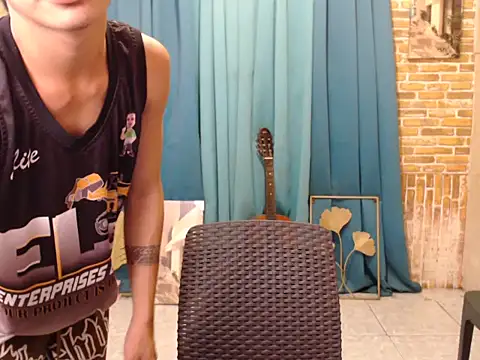 Snapshot of boy_raphael chatting on October 22, 2025, 4:45 am boy raphael online show from October 22, 2025, 4:45 am