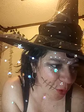 Snapshot of disneey2888 chatting on October 31, 2025, 6:26 pm disneey2888 online show from October 31, 2025, 6:26 pm