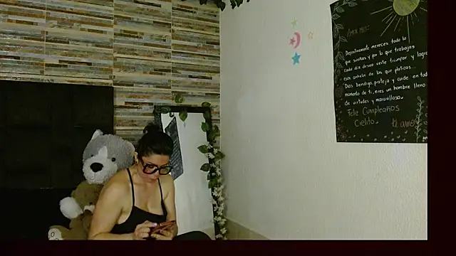 Snapshot of disneey2888 chatting on October 19, 2025, 3:09 am disneey2888 online show from October 19, 2025, 3:09 am