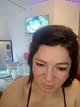 Snapshot of disneey2888 chatting on November 9, 2025, 3:21 am disneey2888 online show from November 9, 2025, 3:21 am