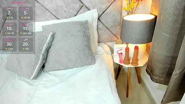  naylaa  online show from April 23, 2026, 4:08 am