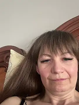 Butterfly8385 online show from April 11, 2026, 2:32 pm