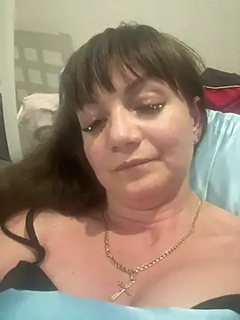 Snapshot of Butterfly8385 chatting on June 10, 2026, 8:32 pm Butterfly8385 online show from June 10, 2026, 8:32 pm