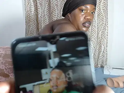 SweetBedroomEyez online show from October 31, 2025, 8:49 pm