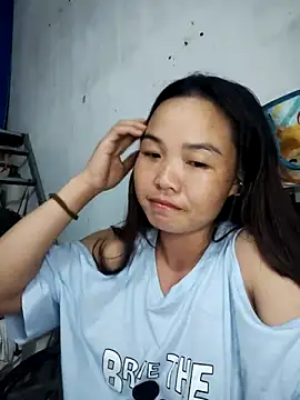 Snapshot of pusi_xinh chatting on October 15, 2025, 4:48 pm pusi xinh online show from October 15, 2025, 4:48 pm