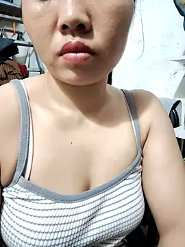 Snapshot of pusi_xinh chatting on October 13, 2025, 5:09 am pusi xinh online show from October 13, 2025, 5:09 am