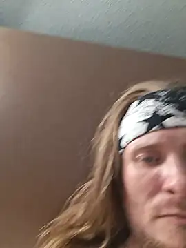 Brooklyn1987 online show from April 22, 2026, 2:40 am