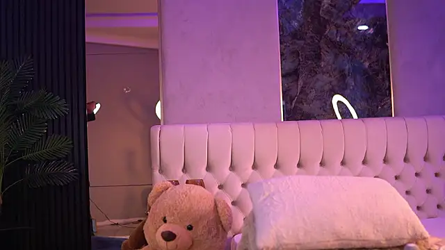 LuxenNoir online show from January 17, 2026, 6:50 am