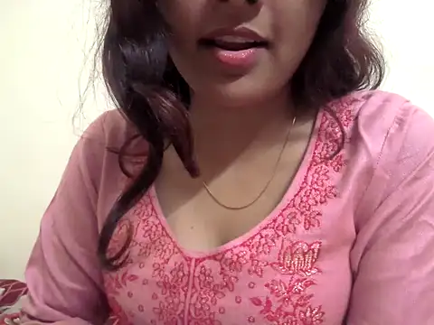 Snapshot of queen-_nazia chatting on November 11, 2025, 2:12 pm queen- nazia online show from November 11, 2025, 2:12 pm