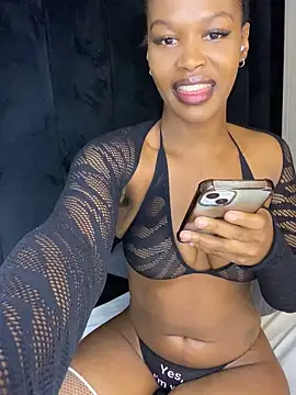 Snapshot of Lovee_Lucia chatting on December 3, 2025, 9:47 pm Lovee Lucia online show from December 3, 2025, 9:47 pm