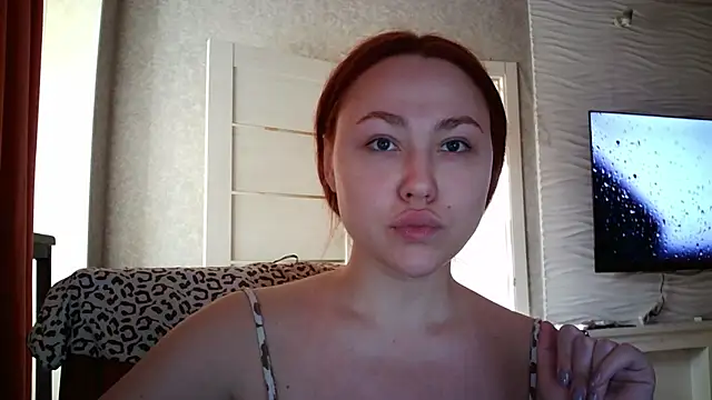 LolaMint  online show from November 21, 2025, 9:52 am