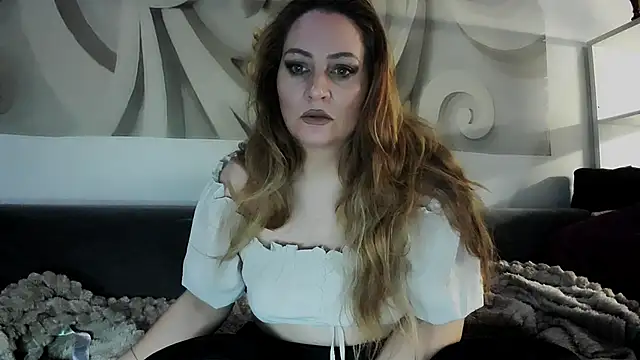 88  callmemadam  88 online show from November 15, 2025, 8:35 pm