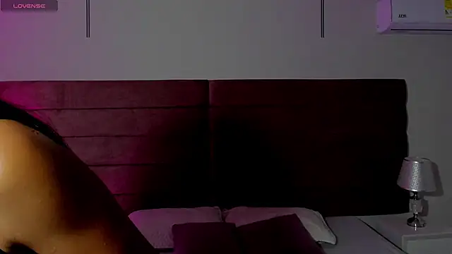 Snapshot of LittleVaale chatting on December 3, 2025, 10:25 am LittleVaale online show from December 3, 2025, 10:25 am