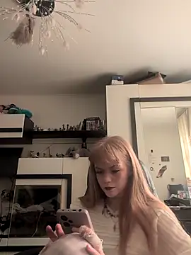 OpheliaMills online show from October 15, 2025, 8:44 am