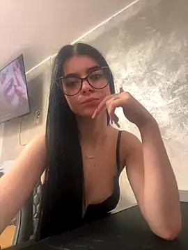 MissHerra2 online show from November 8, 2025, 3:04 pm