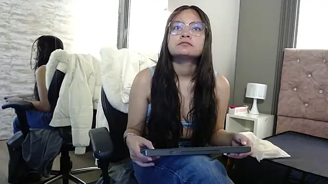  kita online show from November 3, 2025, 11:47 am