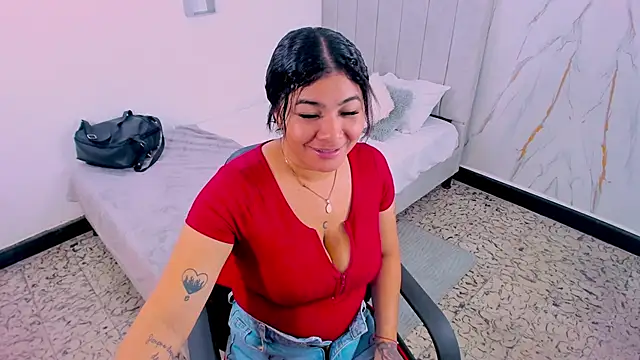 Amira mansour online show from November 26, 2025, 8:42 pm